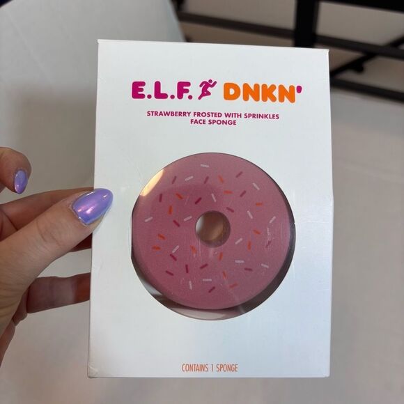 e.I.f. x Dunkin' Donut Strawberry Frosted Sprinkles Donut Face Sponge NEW - Picture 2 of 9